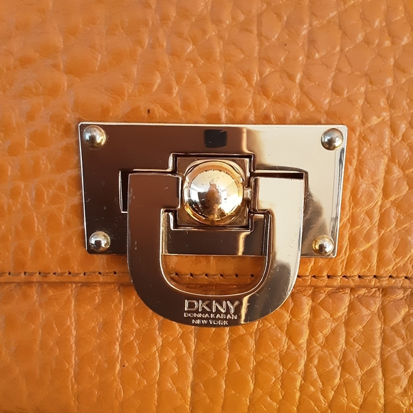 DKNY  Purse 👛 Clutch - Picture 2 of 10